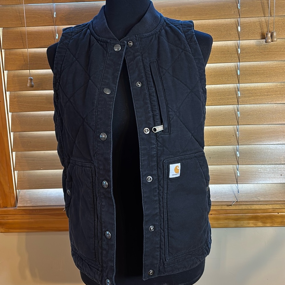 Carhartt black vest size xs.